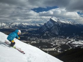 http://www.toursaltitude.com/wp-content/uploads/2014/07/2013-Ski-Norquay-Zizka-4-280x210.jpg