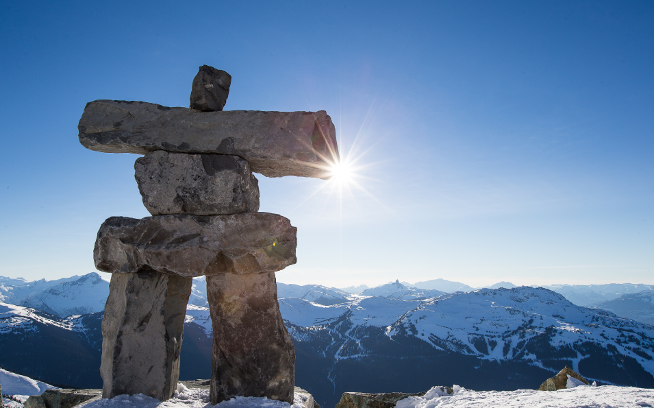 http://www.toursaltitude.com/wp-content/uploads/2014/07/PaulMorrison_20140123_blackcomb_0046-1-955x595.png