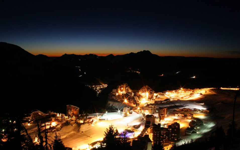 http://www.toursaltitude.com/wp-content/uploads/2014/08/avoriaz-nuit-955x595.jpg