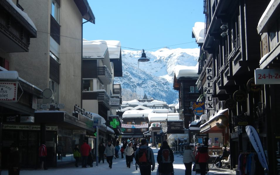 http://www.toursaltitude.com/wp-content/uploads/2014/09/Village-de-Zermatt-7-955x595.jpg