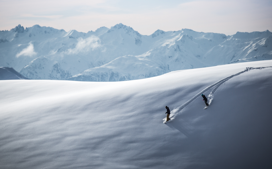 http://www.toursaltitude.com/wp-content/uploads/2017/03/Les_Arcs_Hiver2016cMerciCreative-114_copie-e1528139913812-955x595.png