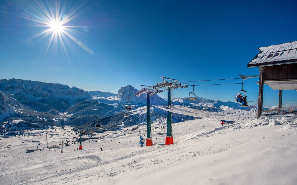 http://www.toursaltitude.com/wp-content/uploads/2019/05/Seceda-Top-Station©DOLOMITESValGardena-955x595.jpg