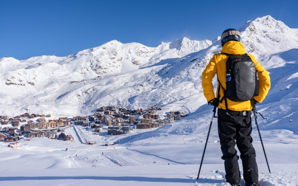 http://www.toursaltitude.com/wp-content/uploads/2021/09/230118_Freeride-L.BROCHOT-OT-val-Thorens-3-955x595.jpg