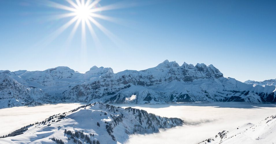 http://www.toursaltitude.com/wp-content/uploads/2022/04/7265-dents-du-midi-station-france-suisse-ski-de-rando-piste-2-955x500.jpg