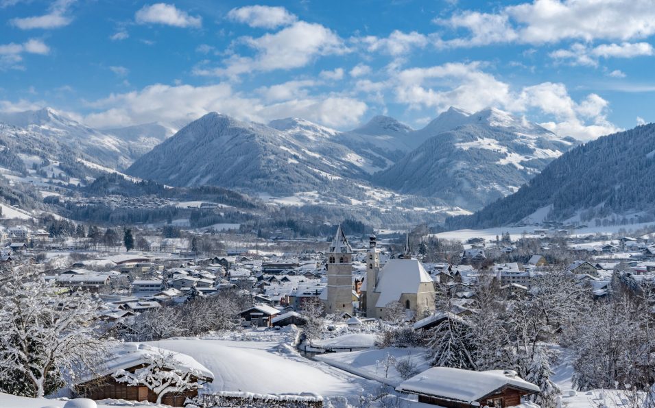http://www.toursaltitude.com/wp-content/uploads/2023/06/Landschaft-Panorama-Stadt-Kitzbuehel-Winter-Emotionen-c-Kitzbuehel-Tourismus-7-955x595.jpg