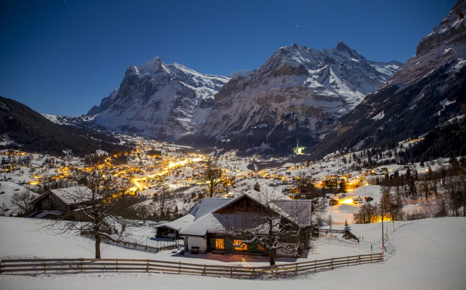 http://www.toursaltitude.com/wp-content/uploads/2024/04/Grindelwald-Dorf-Winter-955x595.jpg