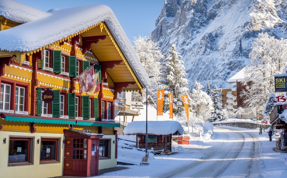 http://www.toursaltitude.com/wp-content/uploads/2024/04/Quadrat-1_1-Grindelwald-Dorf-Winter-955x595.jpg